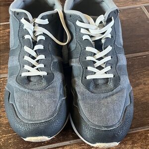 Men's Gray Sneakers with White Accents